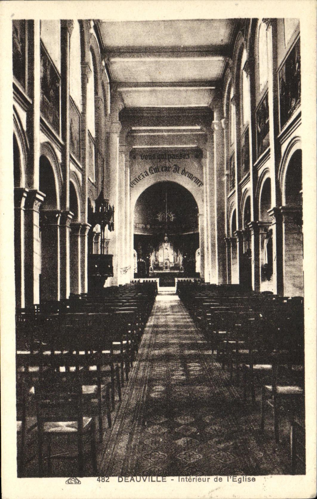 Deauville — Intérieur de l'Église — Éditeur anonyme, n° 482