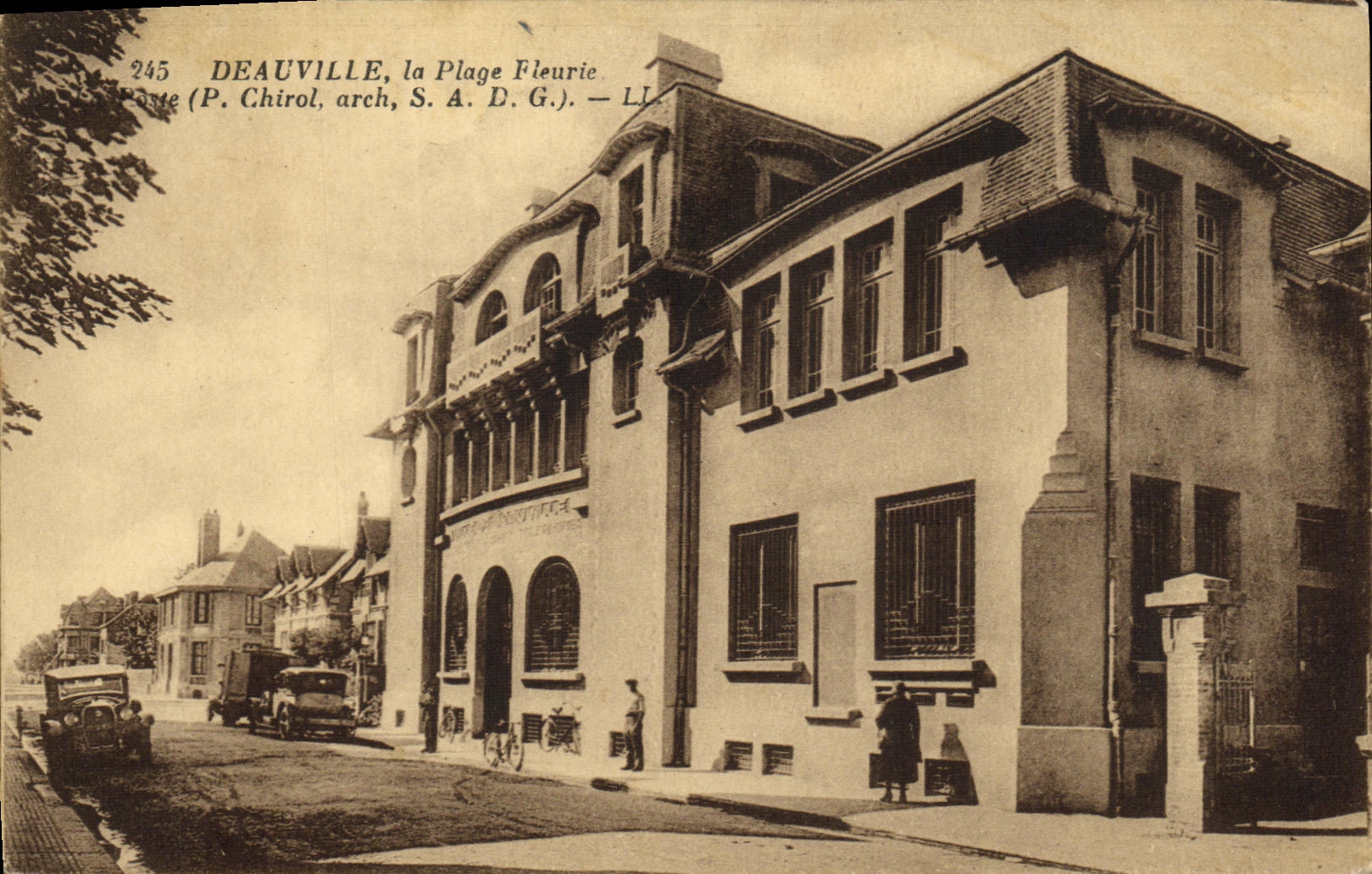 Deauville, la Plage Fleurie — bâtiment architectural — P. Chirol, arch. S.A.D.G. — n°245