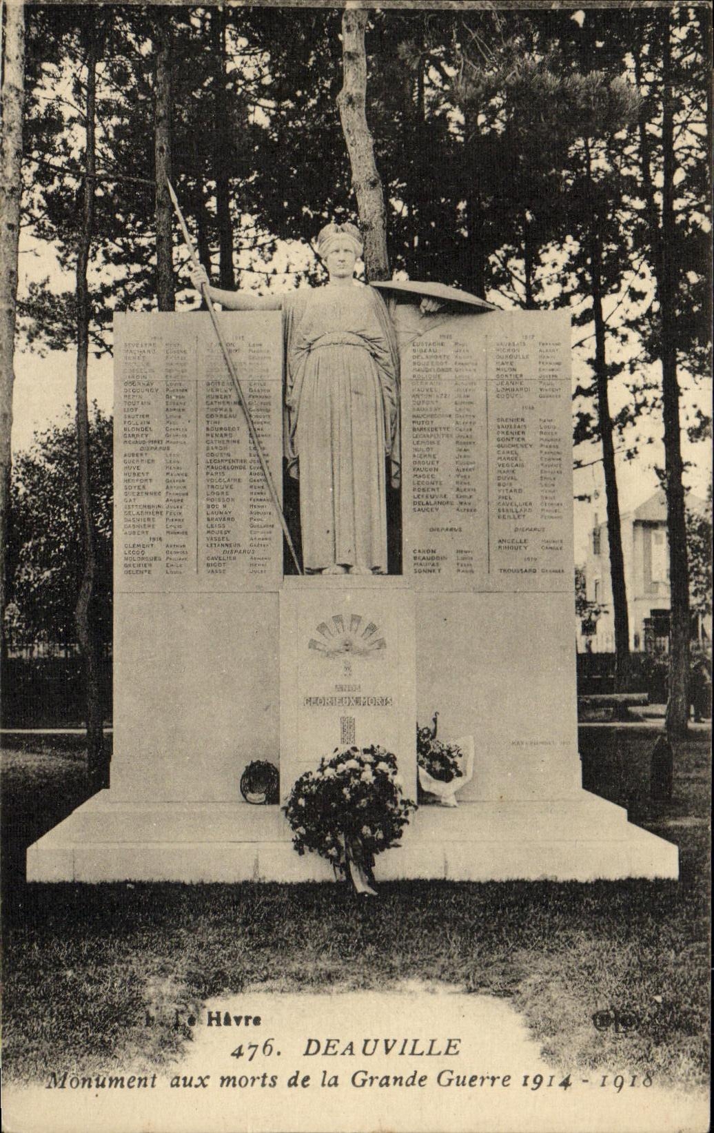 CPA Deauville Monument aux Morts