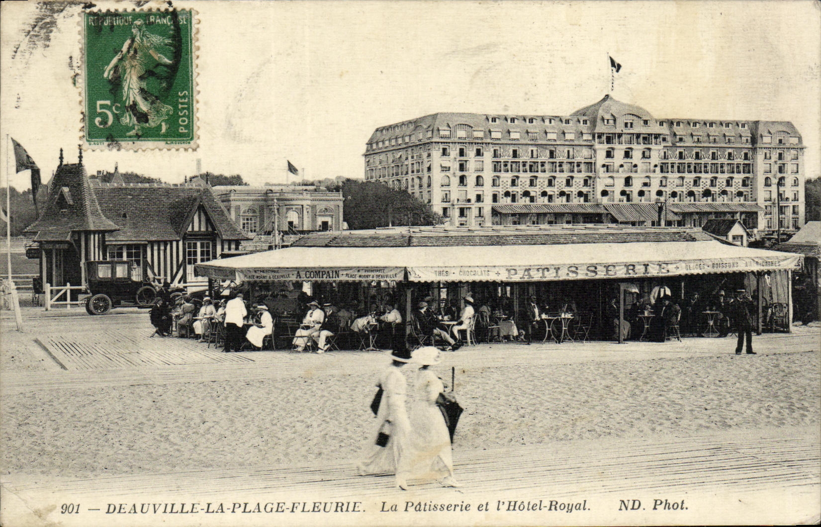 Deauville-La-Plage-Fleurie — Die Pâtisserie und das Hôtel-Royal — ND. Foto.