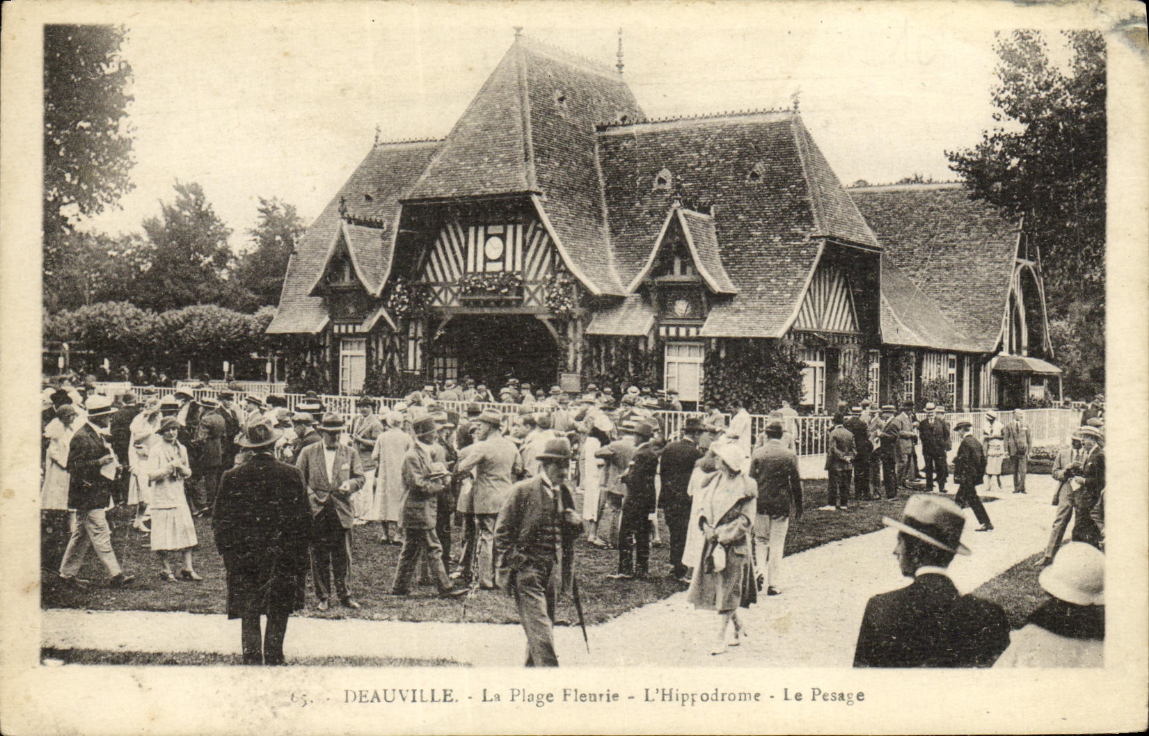 Deauville - La Plage Fleurie - L'Hippodrome - Le Pesage