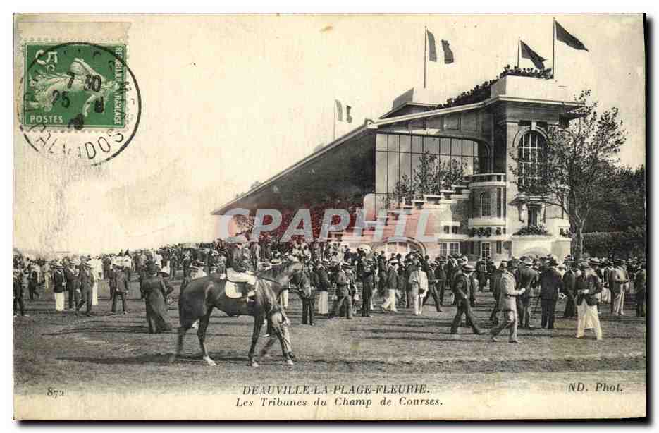 Deauville-La-Plage-Fleurie — Die Tribünen des Rennplatzes — ND. Fotografie