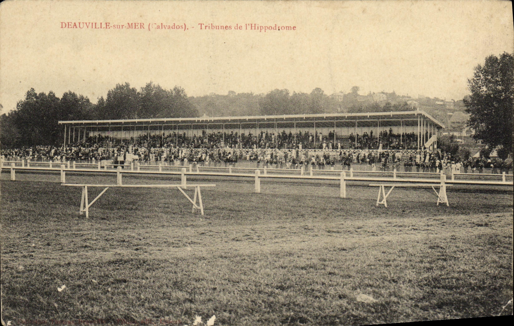 Antike Ansichtskarte Deauville An Der Küste Hippodrom Tribünen Pferderennen