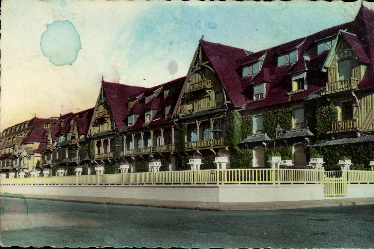 Deauville (La Plage Fleurie) — Hôtel Normandy — Ed. G.A.L.F., Paris