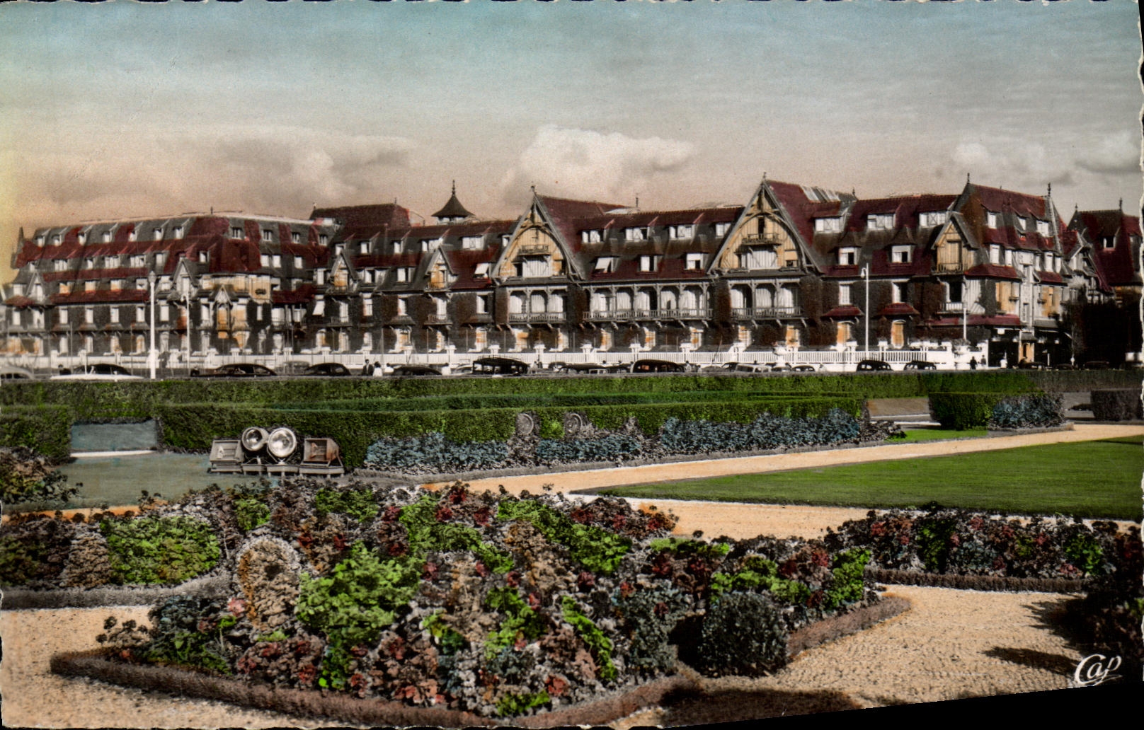 Deauville - La Plage Fleurie — Le "Normandy-Hôtel" (Théo Petit, arch.) — Cie des Arts Photomécaniques