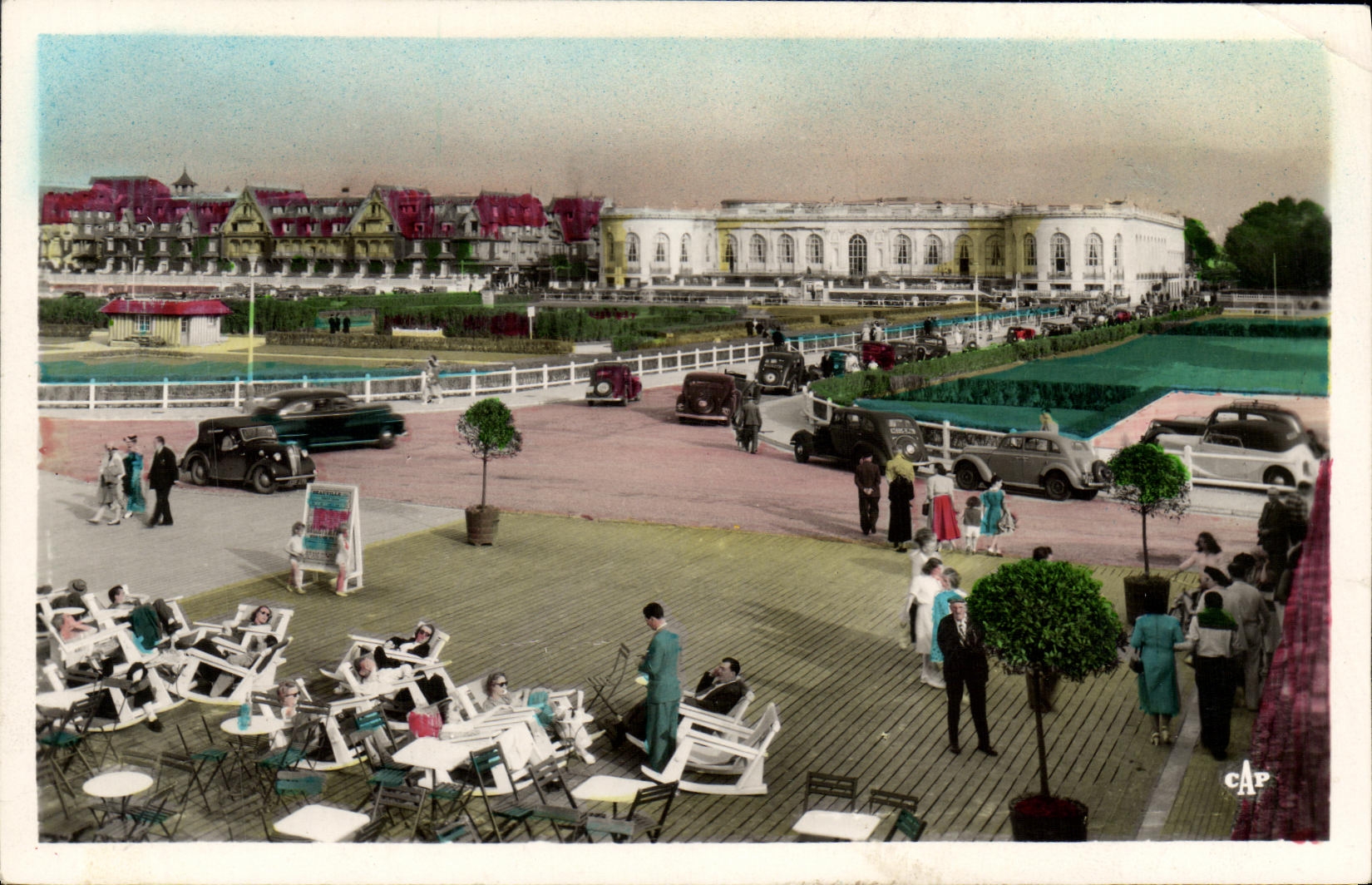 Deauville - Plage Fleurie — Vue vers le Casino — C.A.P. (49) - Paris