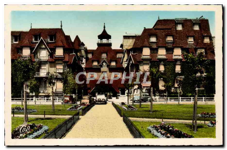 Deauville — Flowered Beach — Le Normandy-Hôtel