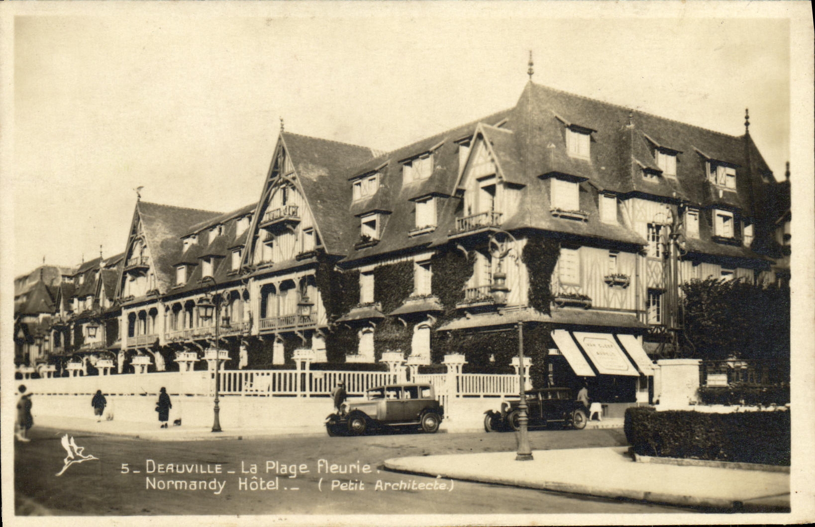Deauville - La Plage Fleurie - Normandy Hôtel — (Petit Architecte)