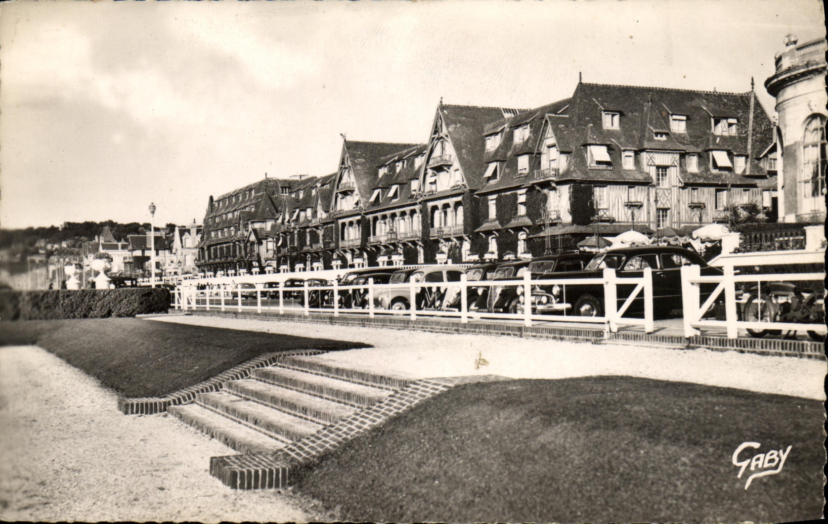 Deauville (Calvados) — 'La Plage Fleurie' Hôtel Normandie — Gaby