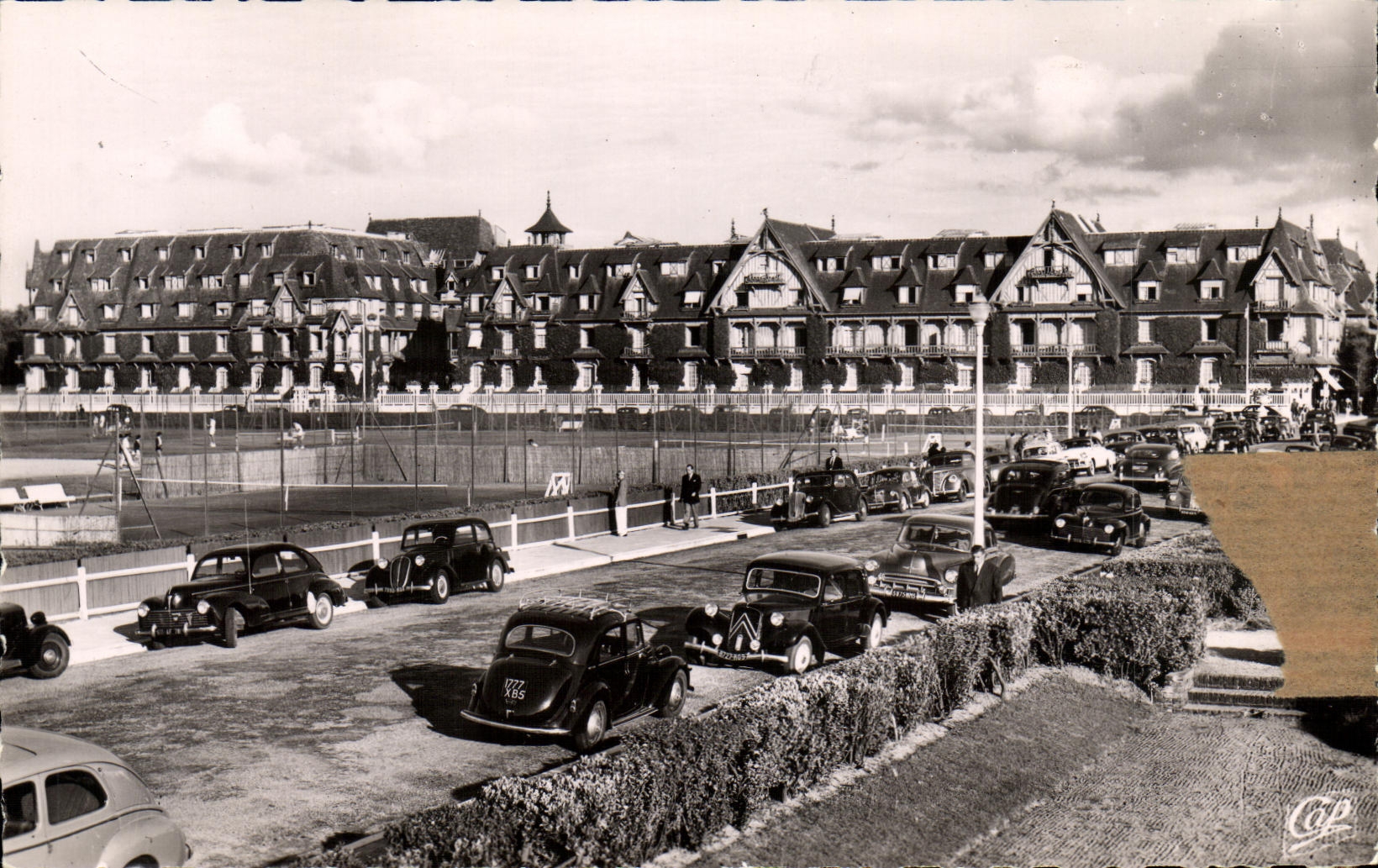 Deauville - La Plage Fleurie — Le Normandy-Hôtel et les Tennis