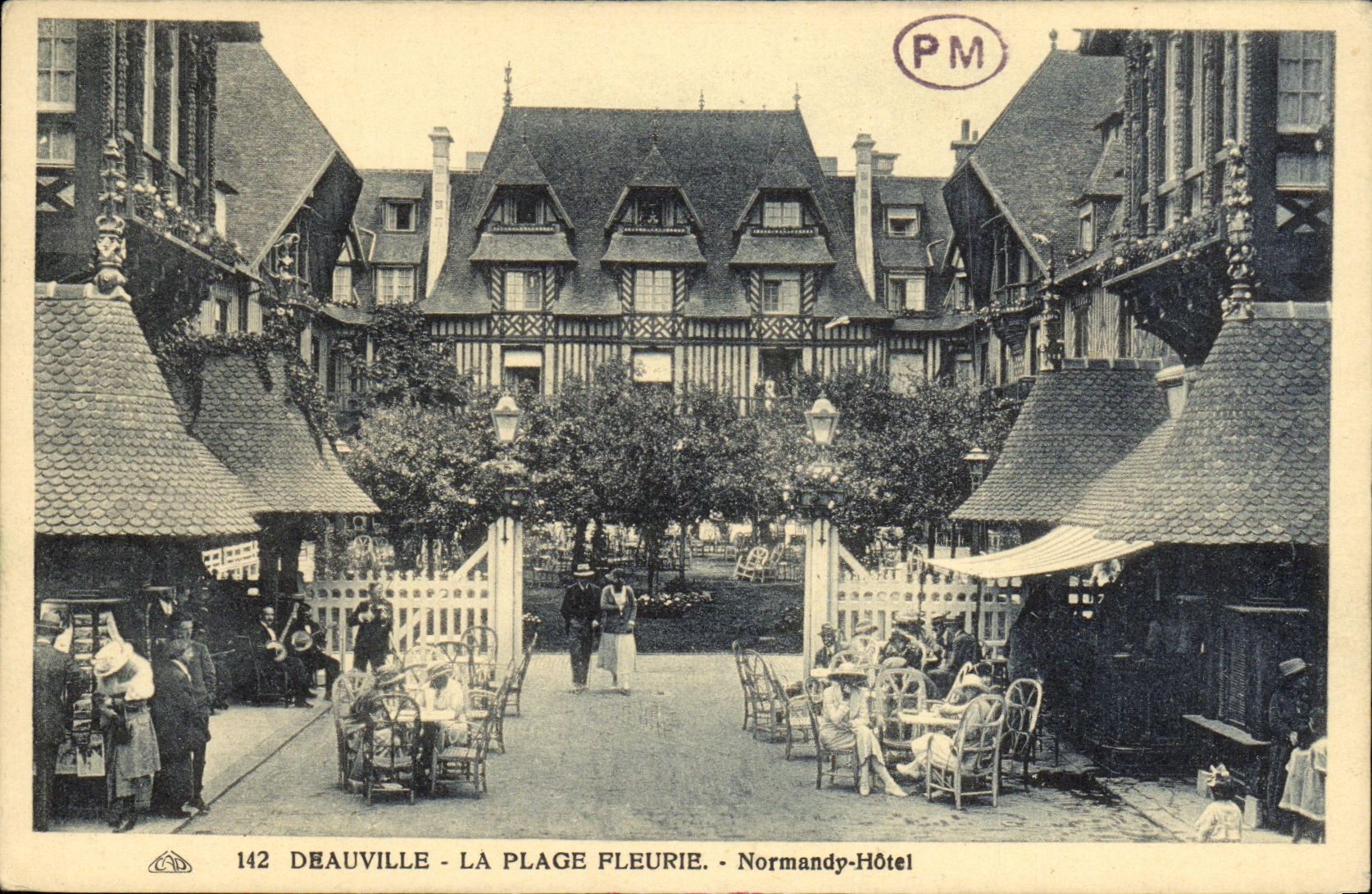 Deauville - La Plage Fleurie - Normandy-Hôtel — éditeur PM, n° 142