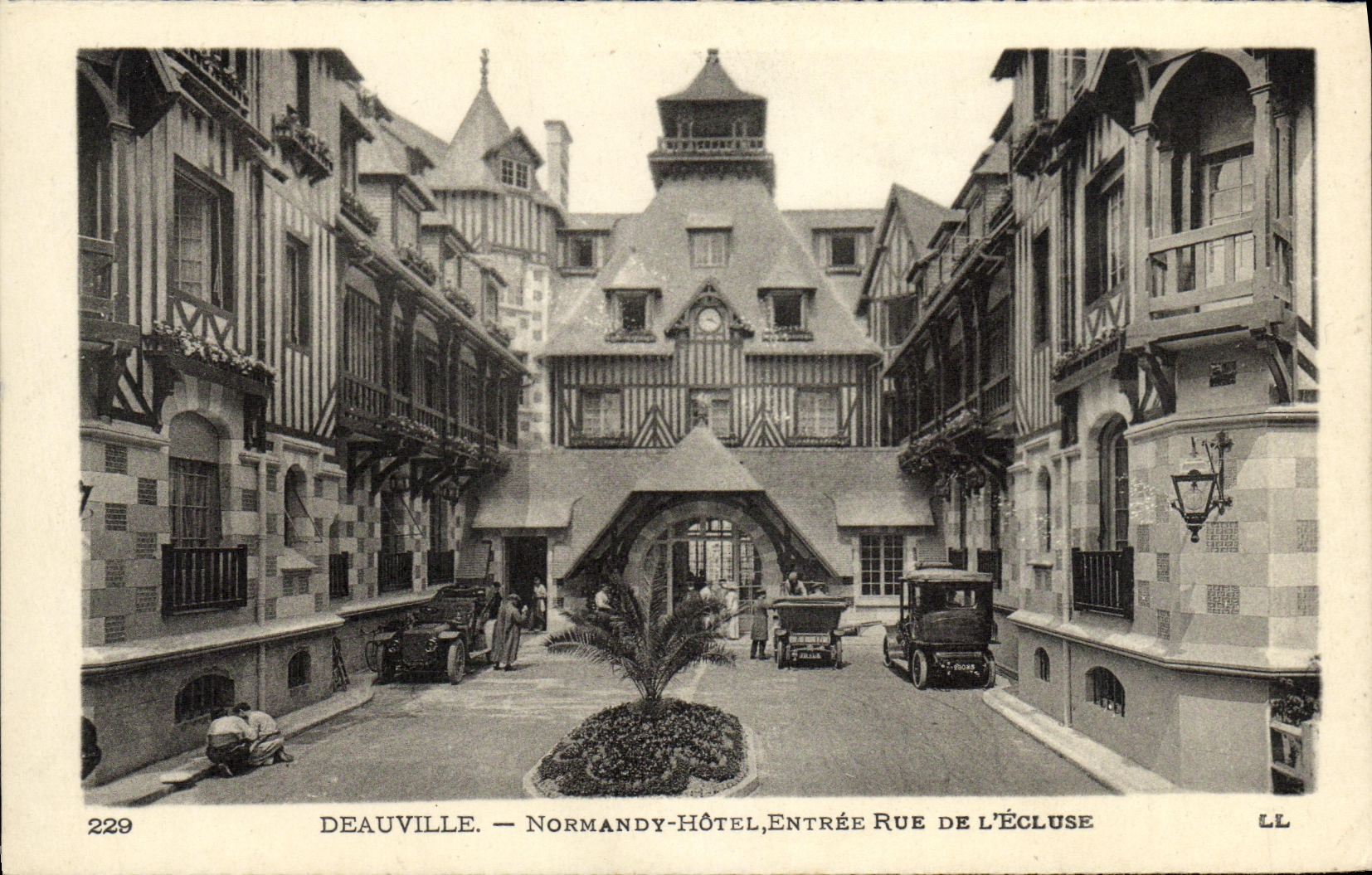 Deauville — Normandy-Hotel, Entrance Rue de l'Écluse — LL, n° 229