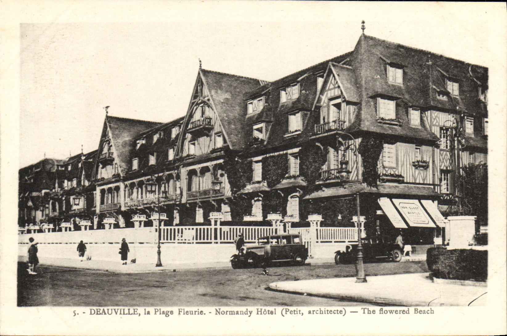 Deauville, die Blütenstrände — Normandy Hotel (Petit, Architekt)