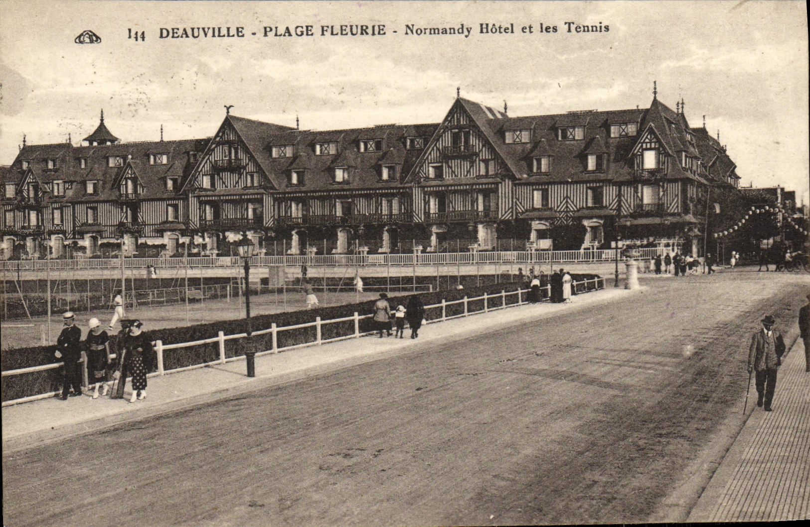 Deauville - Plage Fleurie - Normandy Hôtel et les Tennis