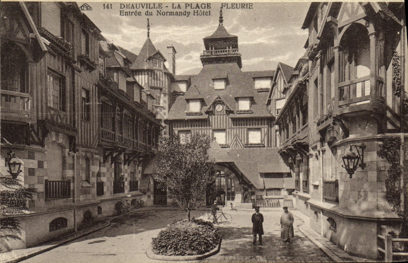 Deauville - Die Strände - Eingang zum Normandy Hotel — Fleurie, n° 141