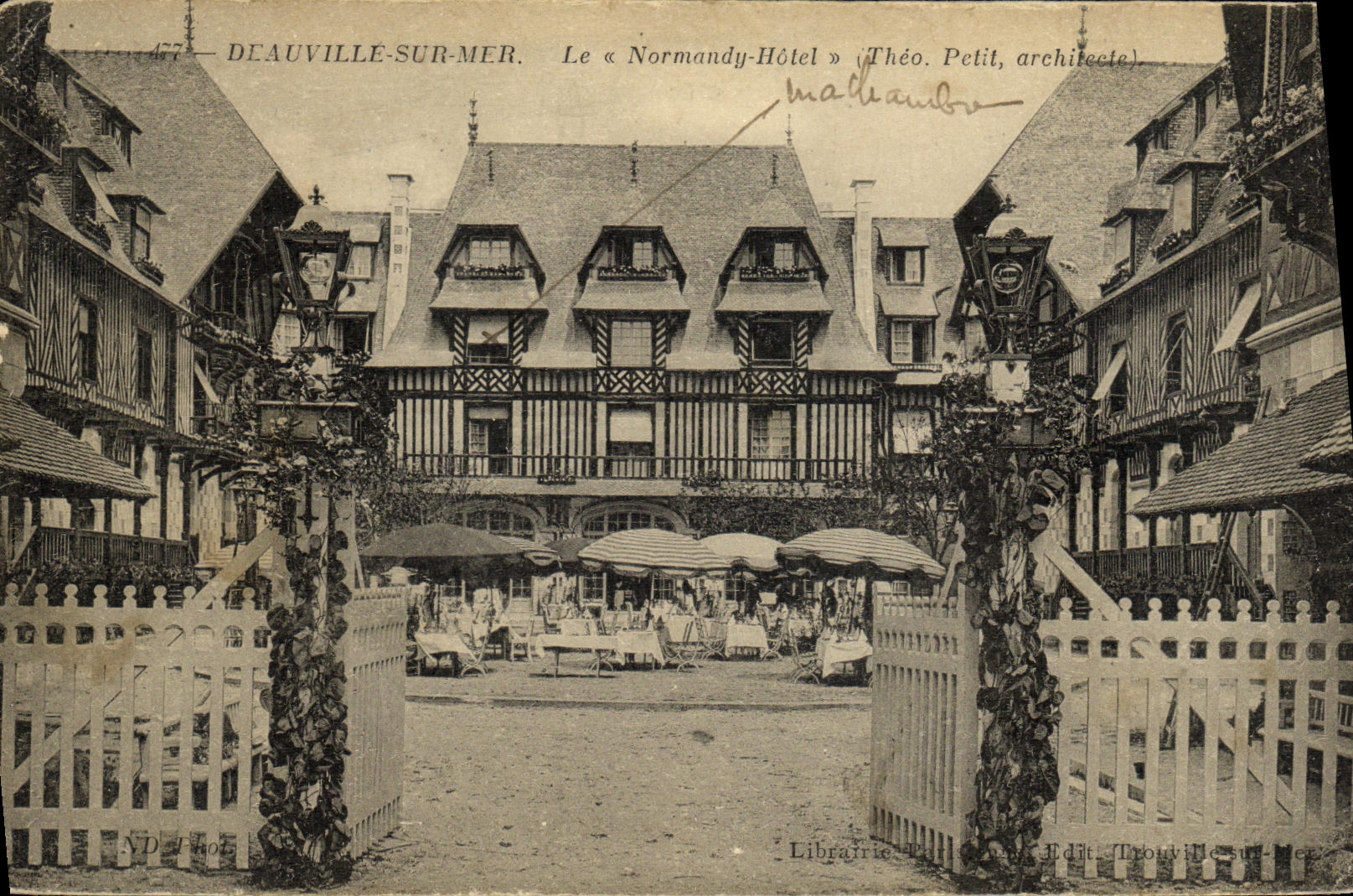 Deauville-sur-Mer — The « Normandy-Hôtel » (Théo. Petit, architect) — Librairie Petit, publisher Deauville-sur-Mer