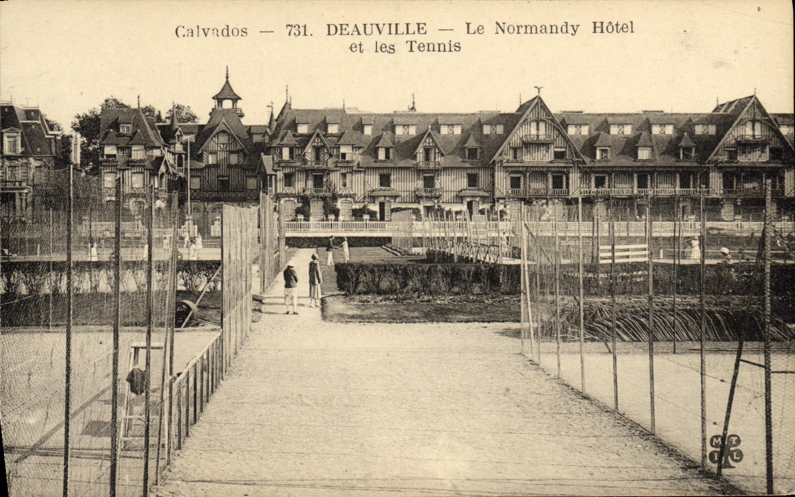 Deauville — Le Normandy Hôtel et les Tennis — éditeur M.T.L. n°731