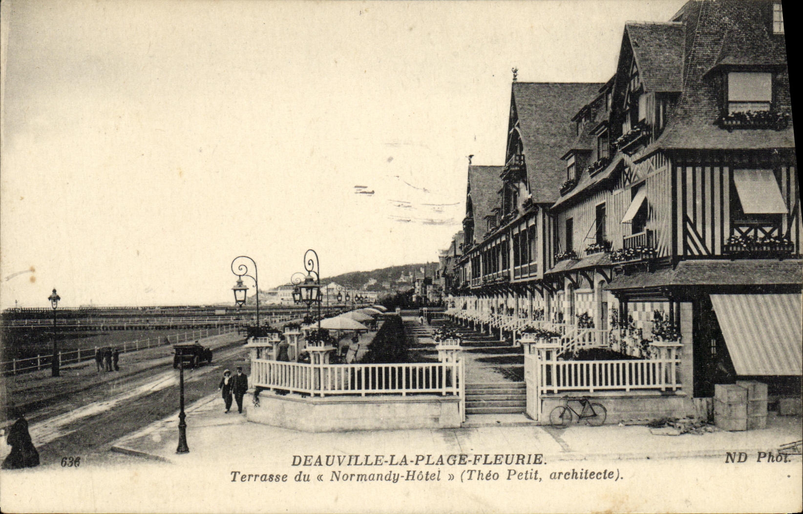 Deauville-la-Plage-Fleurie — Terrace of the « Normandy-Hôtel » — Théo Petit, architect