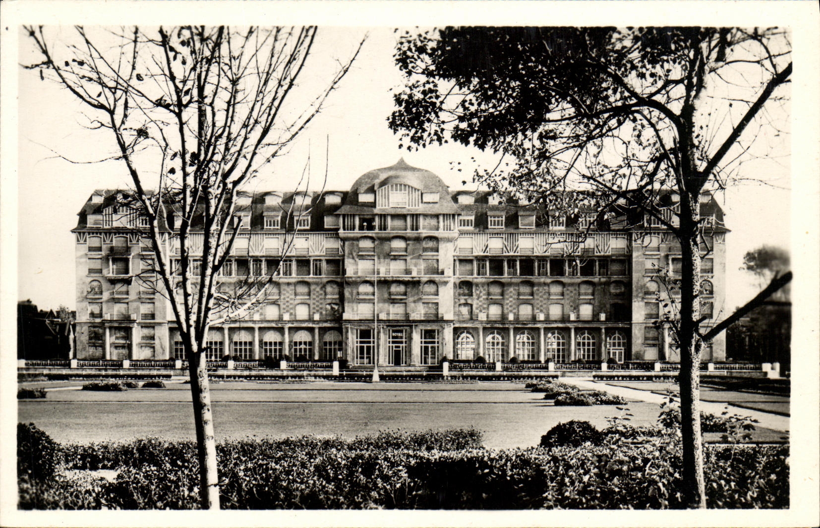 Deauville, der blühende Strand — Hotel Royal — Edition « La Cigogne », Deauville
