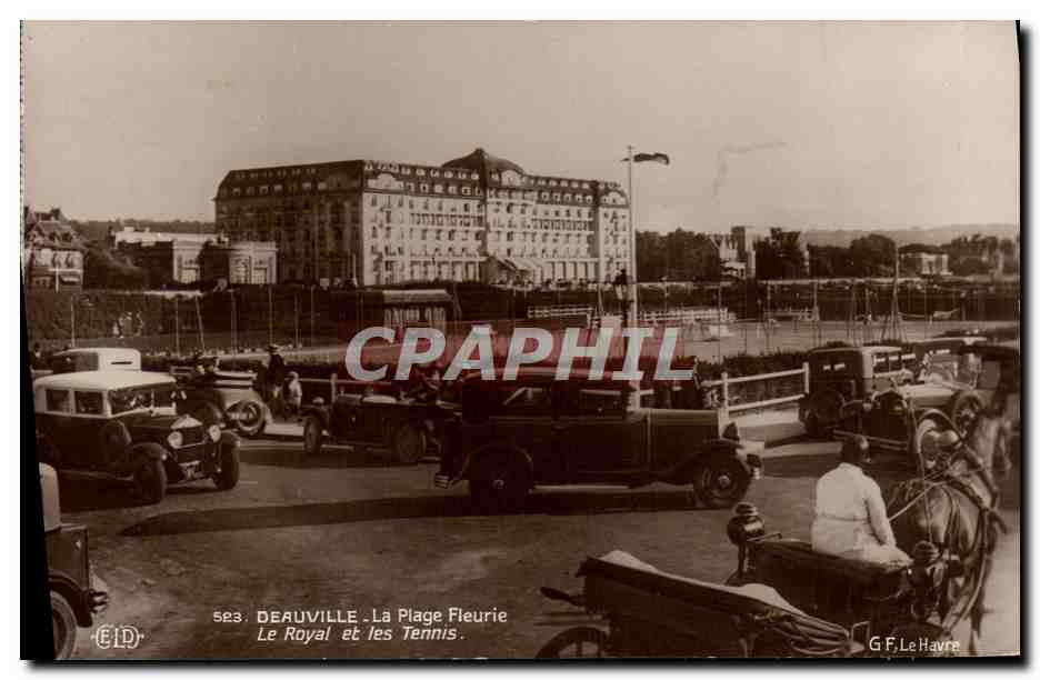 CPM Deauville La Plage Fleurie Le Royal et les Tennis