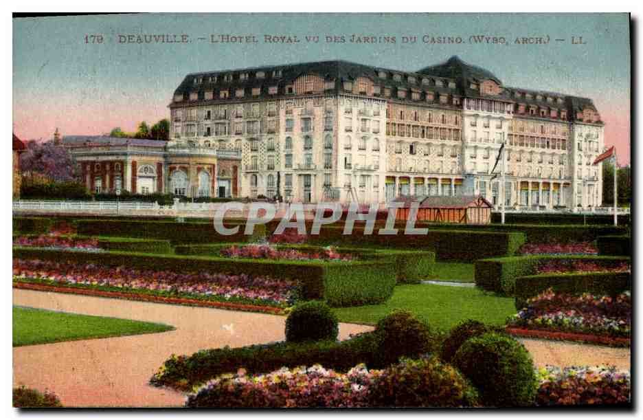 Deauville — L'Hôtel Royal vu des Jardins du Casino — Wybo, Archiv — LL