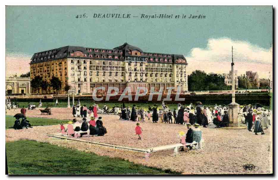 Deauville — Royal-Hôtel et le Jardin — Éditeur CPAPHIL, n° 426