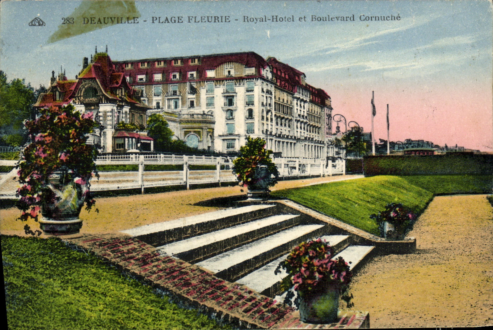Deauville - Plage Fleurie - Royal-Hotel et Boulevard Cornuché
