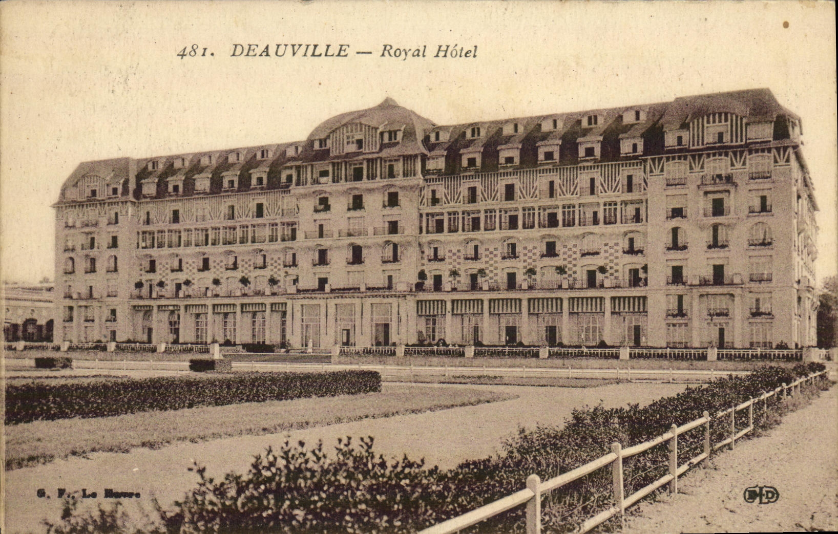 Deauville — Royal Hôtel — G. F. Le Housse, n° 481
