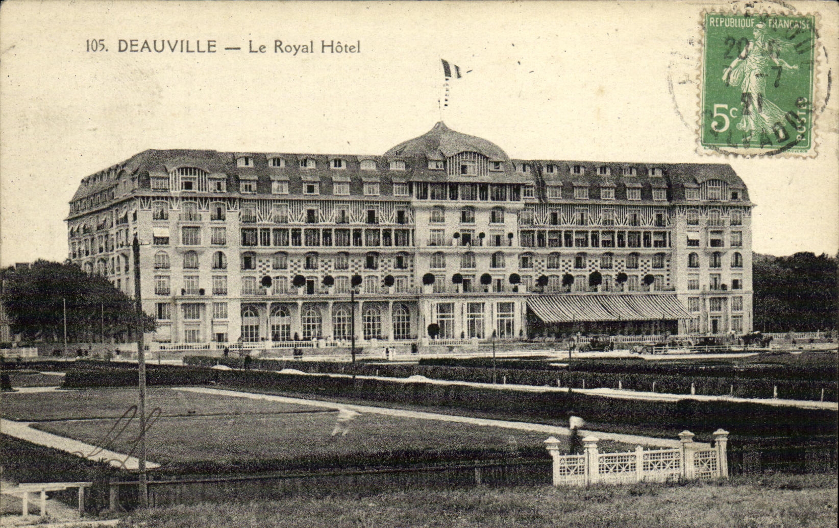 Deauville — Le Royal Hôtel — éditeur A. Basley, n°105