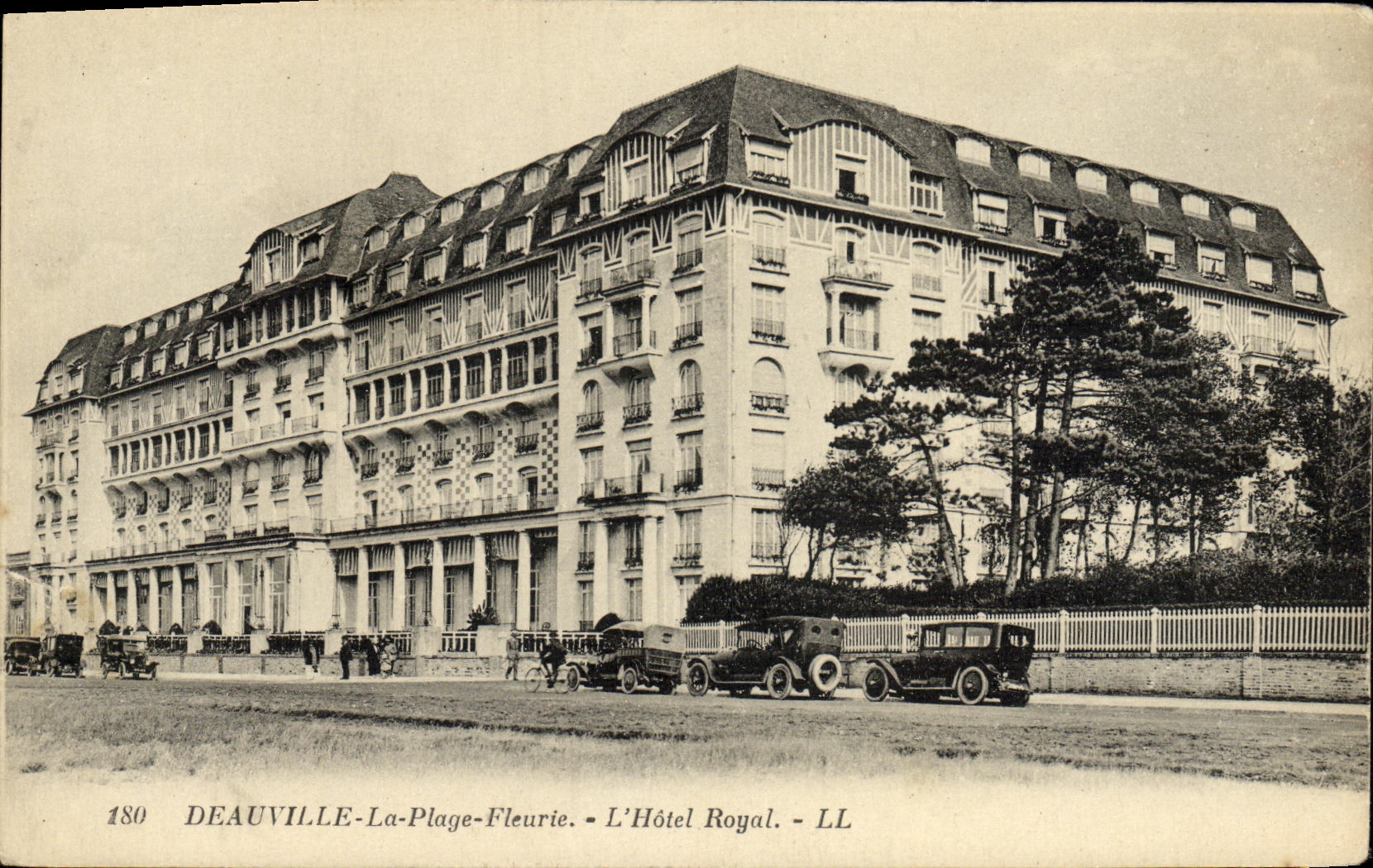 Deauville-La-Plage-Fleurie — L'Hôtel Royal — LL, n°180
