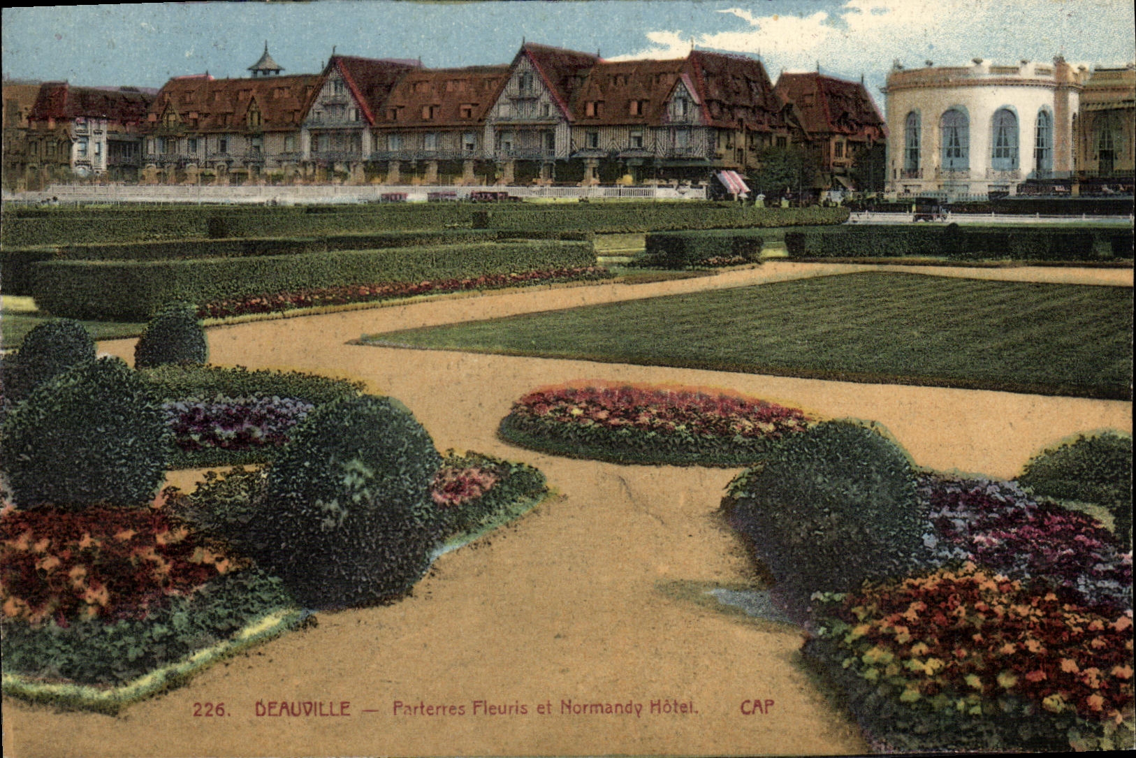 Deauville — Parterres Fleuris et Normandy Hôtel — CAP
