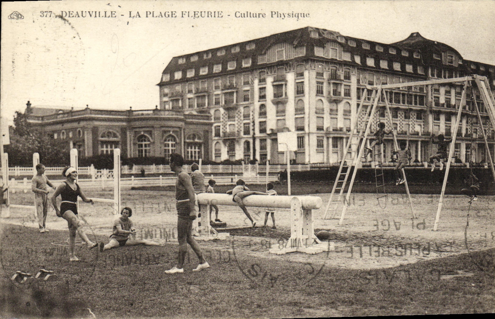 Deauville - La Plage Fleurie - Culture Physique