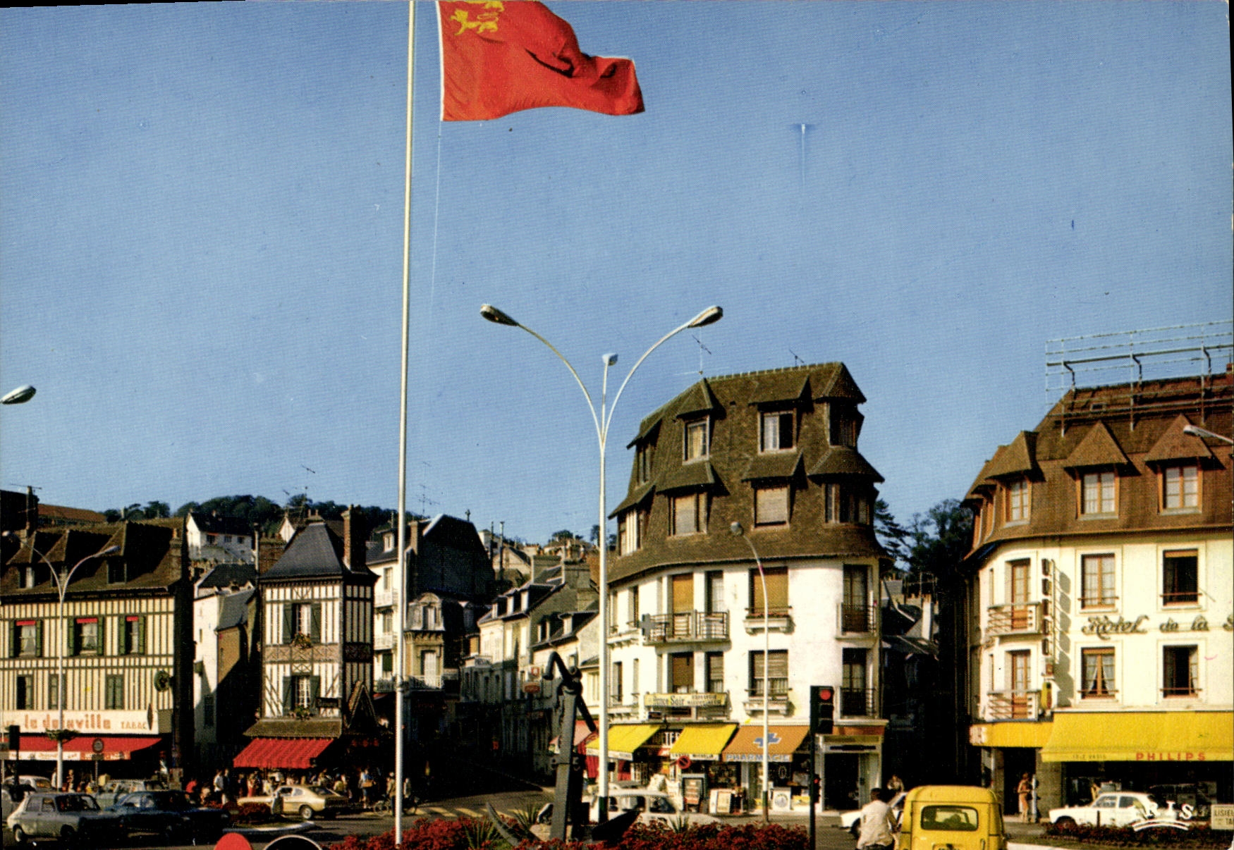 Deauville — Place du Pont — Lumicap