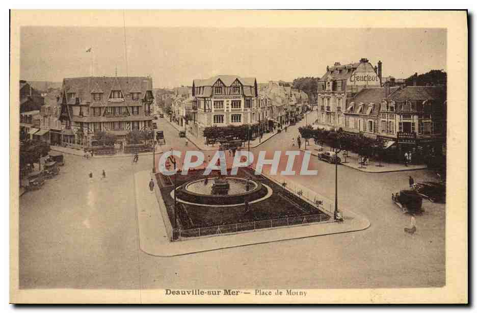 CPA Deauville sur Mer Place de Morny Publicite peugeot