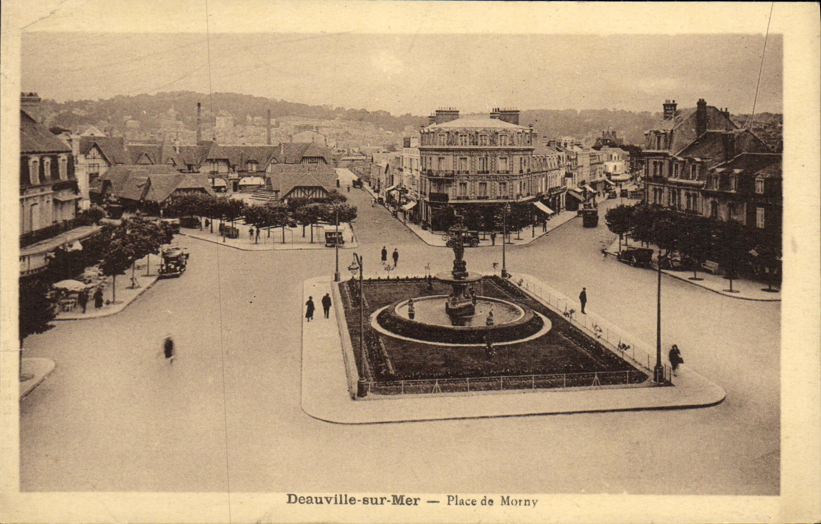 CPA Deauville sur Mer Place de Morny
