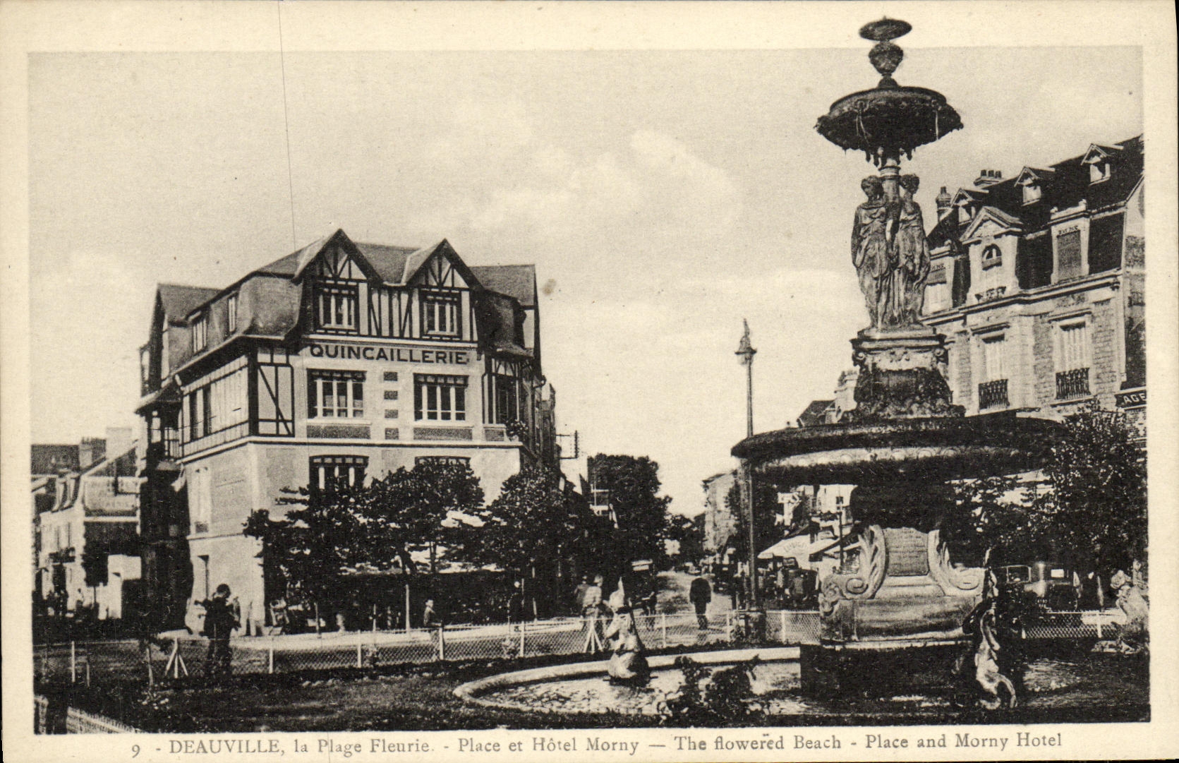 Deauville, la Plage Fleurie — Plaza y Hotel Morney — Ferretería