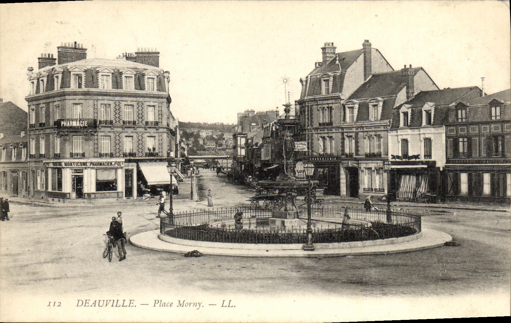 Deauville — Place Morny — LL. n°112