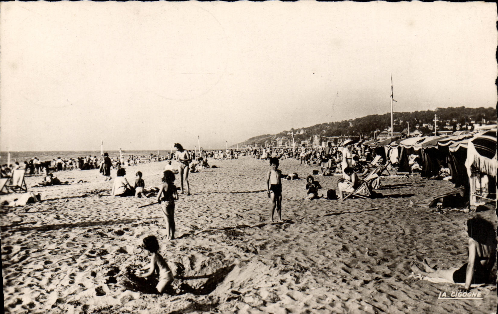 Deauville — La Plage Fleurie — Éditions LA CIGOGNE