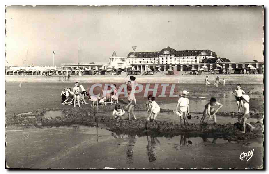 Deauville (Calvados) — La Spiaggia, l'Hotel Royal e il Club Nautico — Edizioni Gaby