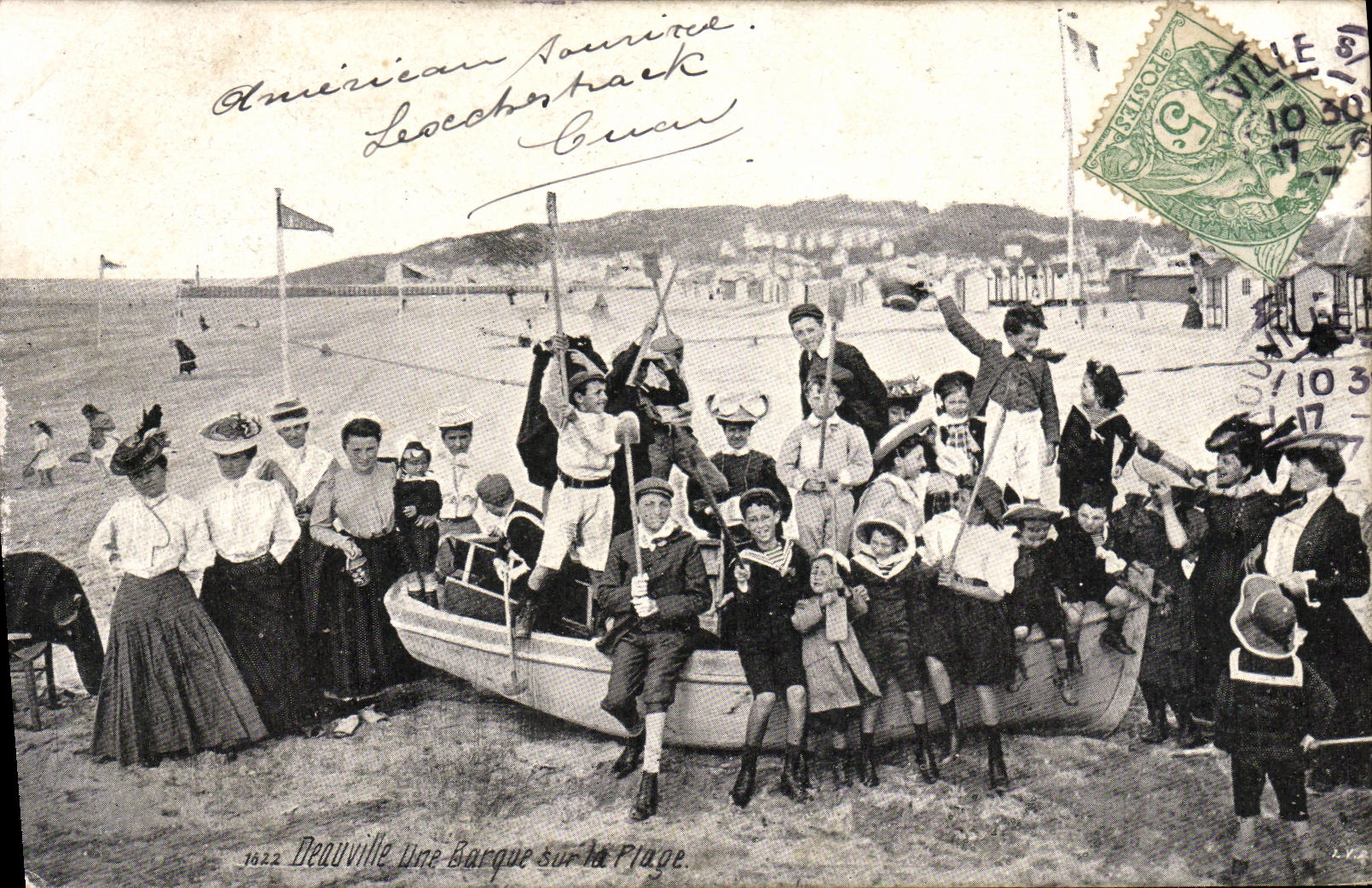 Deauville — Une Barque sur la Plage — L.V. & Cie, Paris