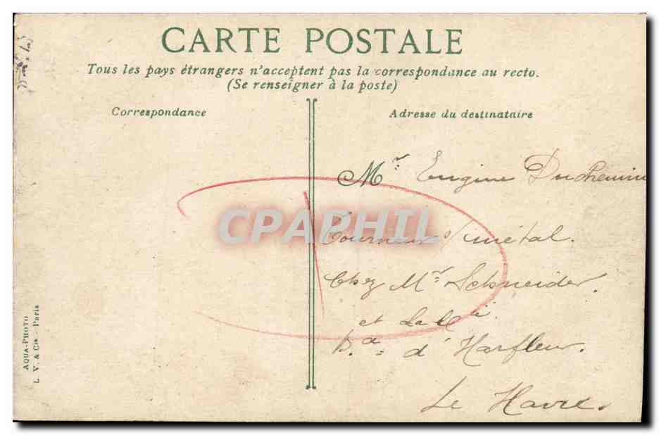Deauville — Une Barque sur la Plage — L.V. & Cie, Paris — Verso