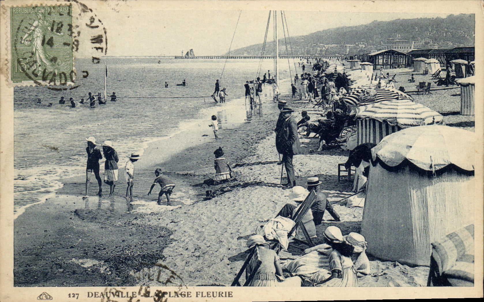 Deauville — La plage fleurie — Éditeur C. P. A. n° 127 - Recto