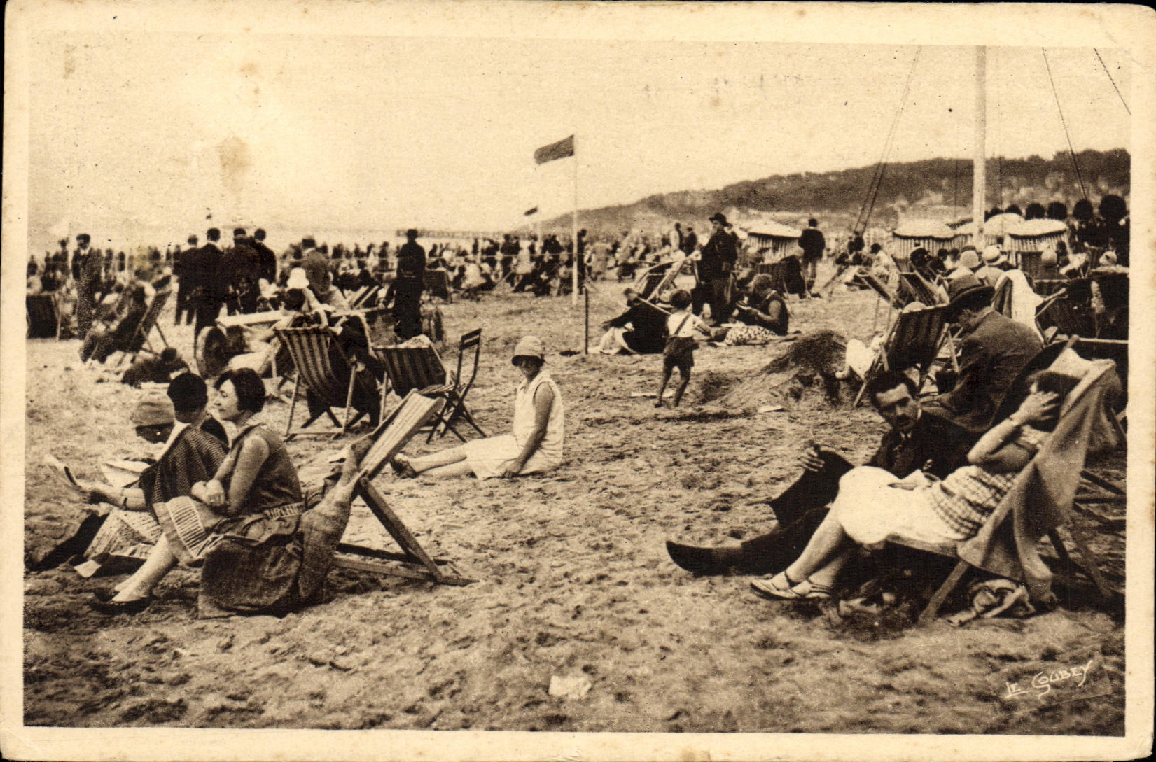 Les belles Plages Normandes — Deauville — Éditeur Le Gabey, n°4337