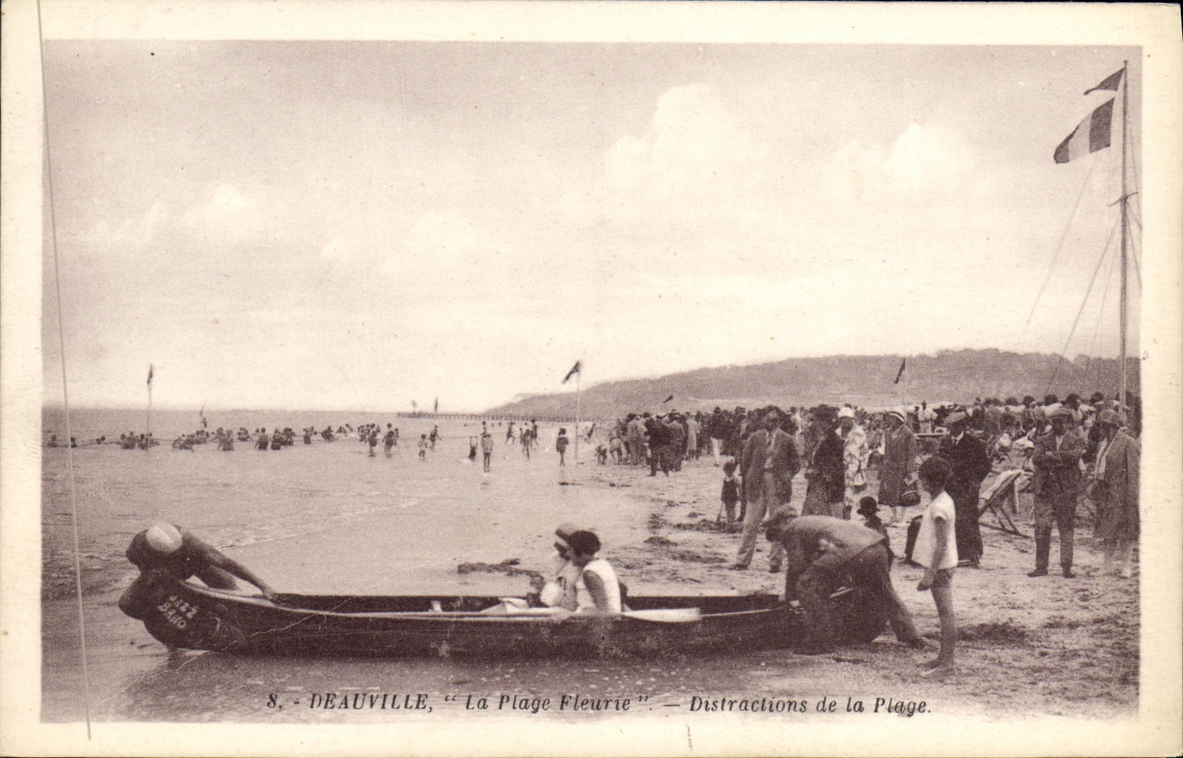 Deauville - La Plage Fleurie — Distractions de la Plage — G. Artand, éditeur, Nantes