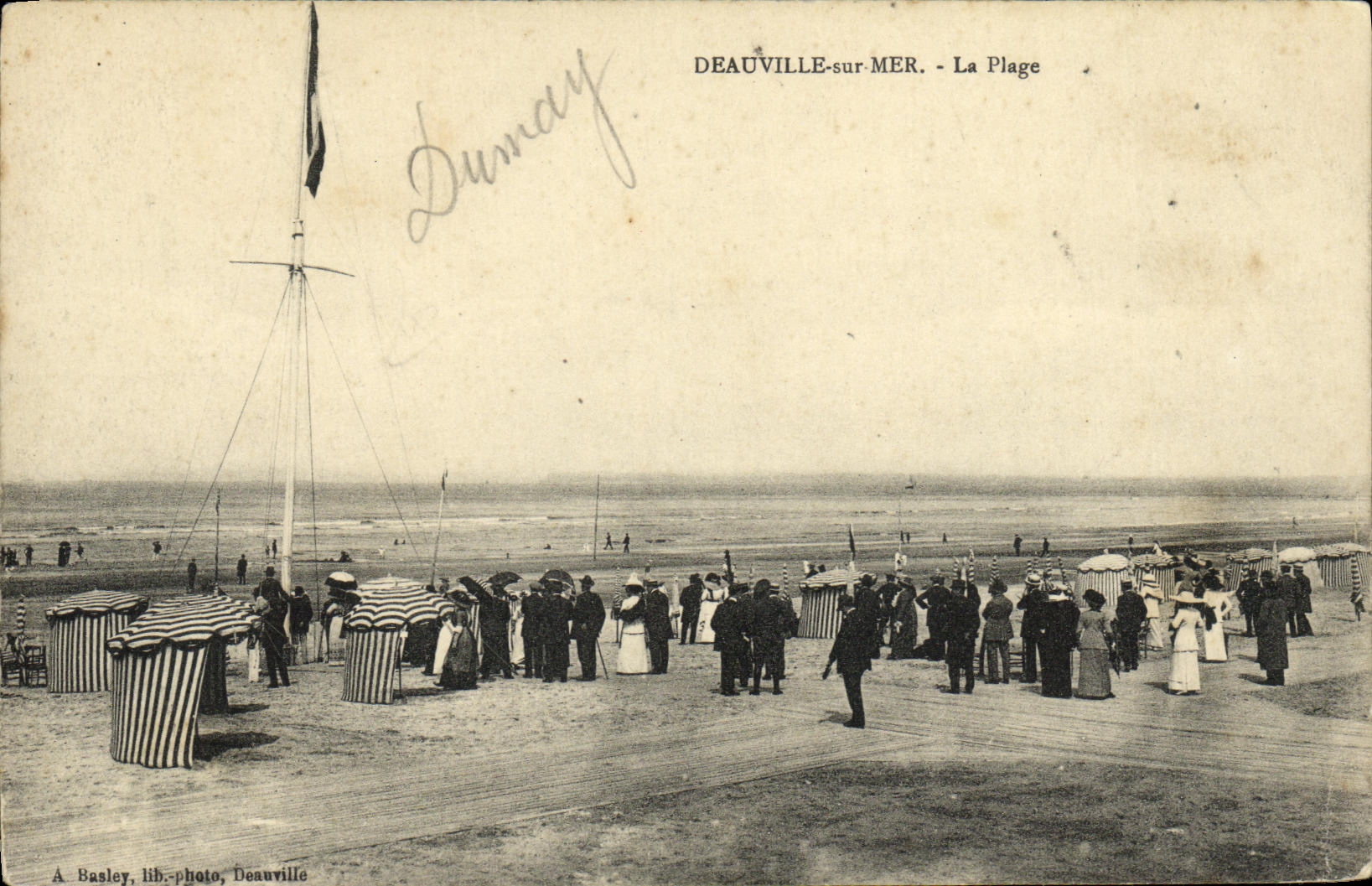 Deauville-sur-Mer - La Plage — A. Basley, lib.-photo, Deauville