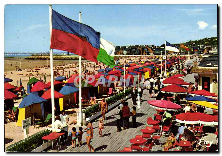 CPM Deauville Les Planches