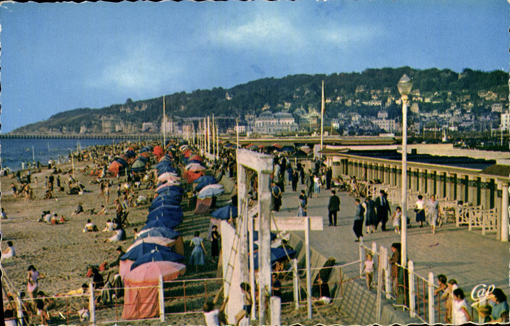 La Plage Fleurie et le Bar du Soleil — Beaulieu — Lumicap