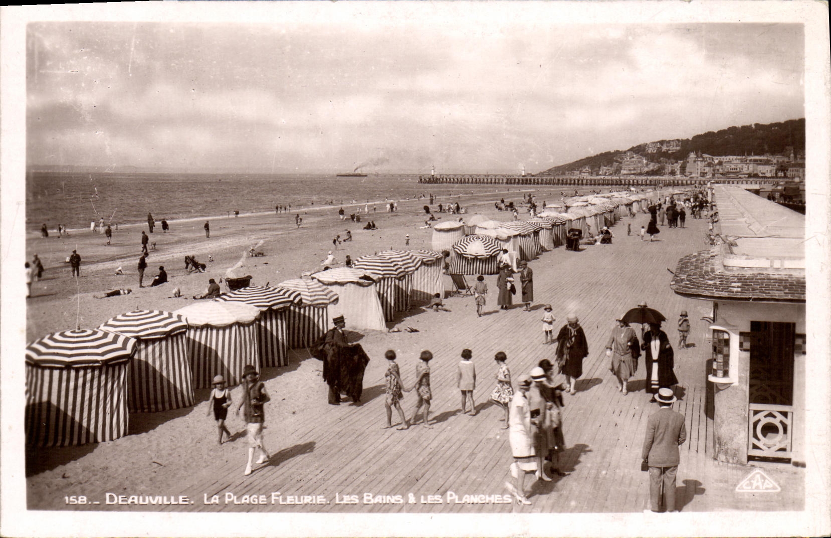 Deauville — La Plage Fleurie, Les Bains & Les Planches — CAA n°158