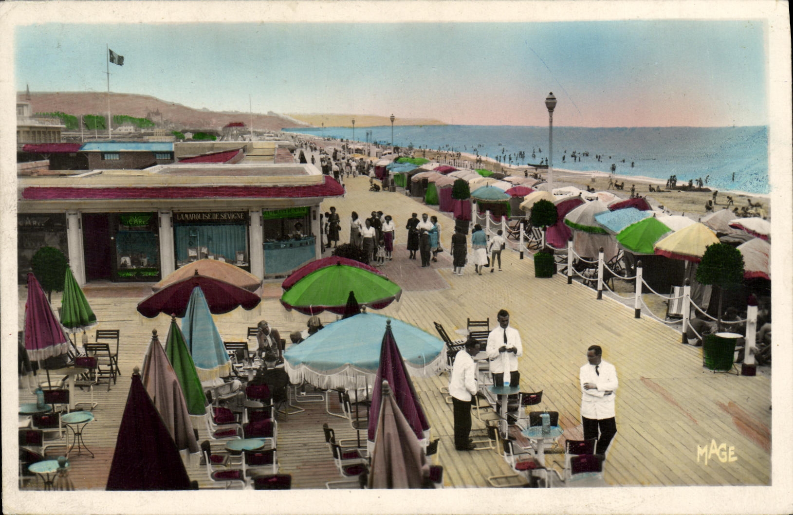 La Promenade des Planches à Deauville — Éditeur Jean Gaily, n°140