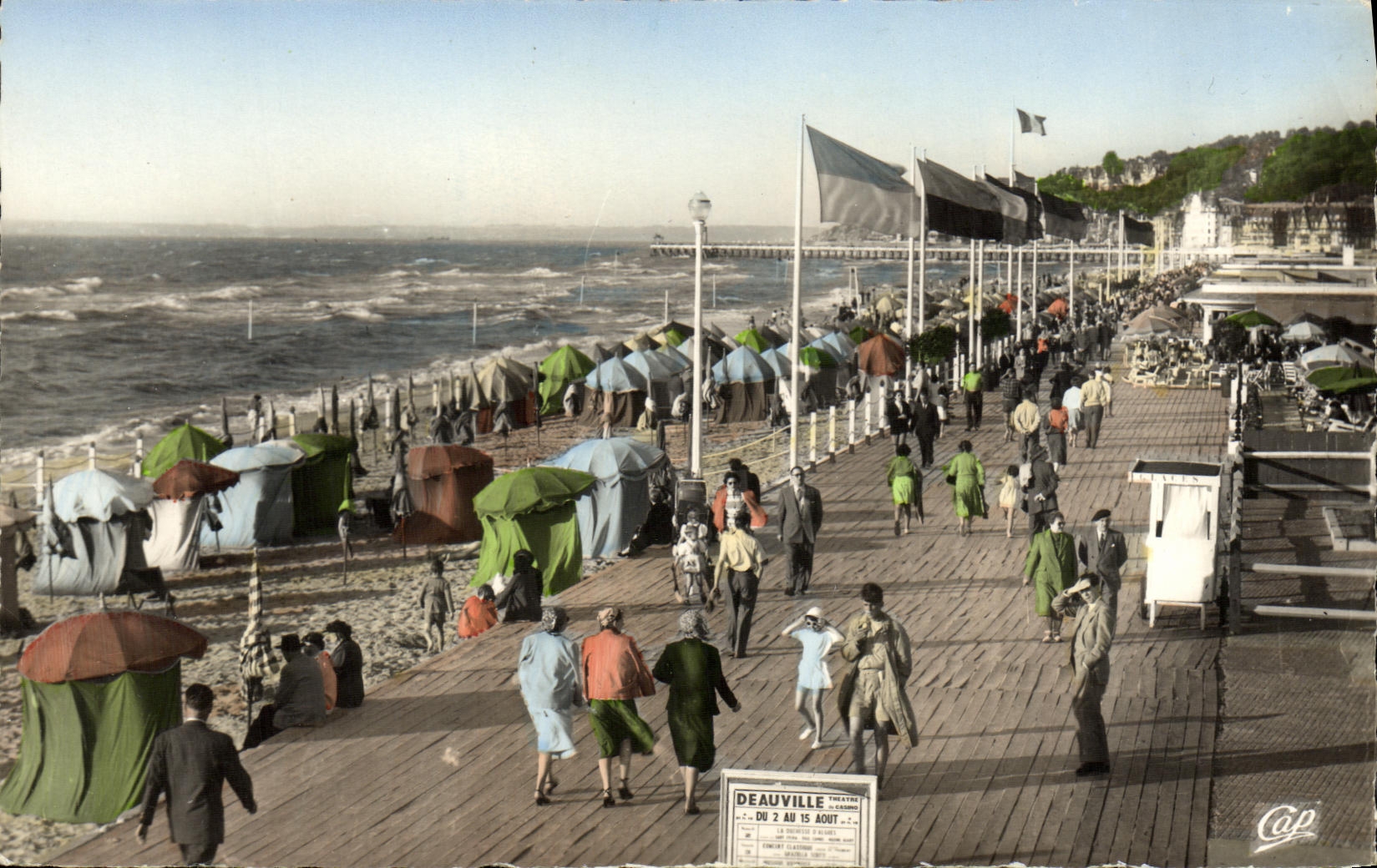 Deauville — Les Planches et la Plage à marée haute — C.A.P. n° 969